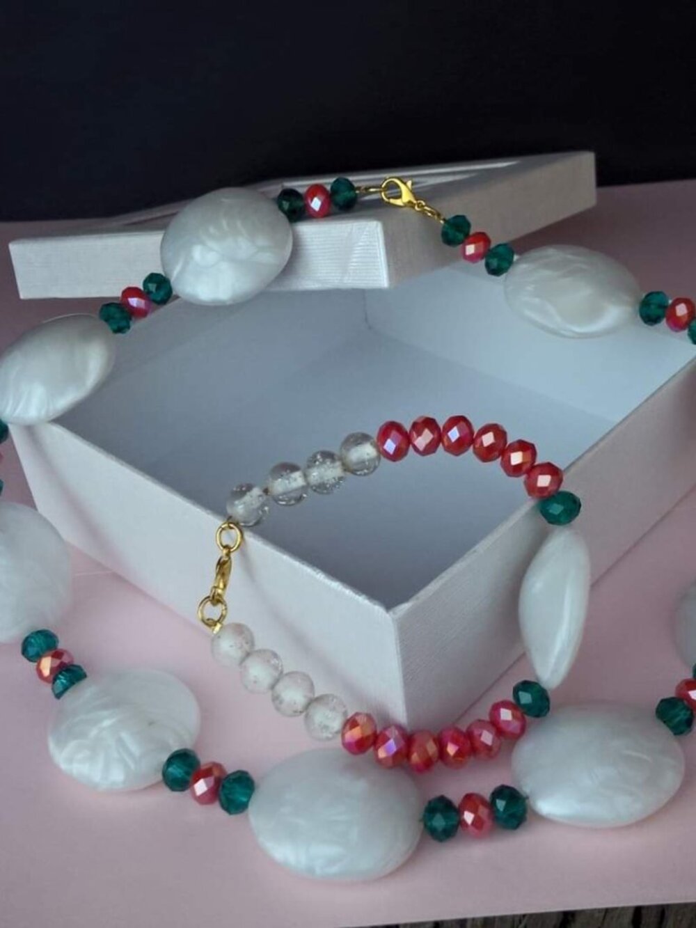 Brand New Handmade jewellery set from Mama's Helen collection